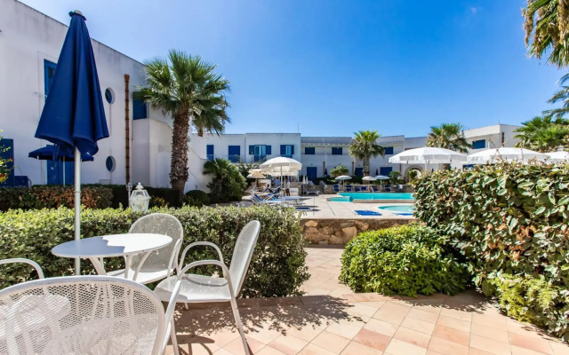 Cala La Luna Resort