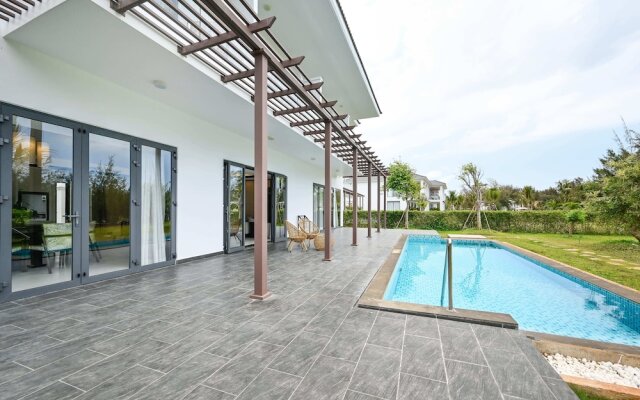 Emerald Ho Tram Resort