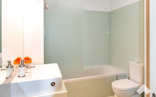 Bianc1 · Light-Filled Apartment With Garden Downtown