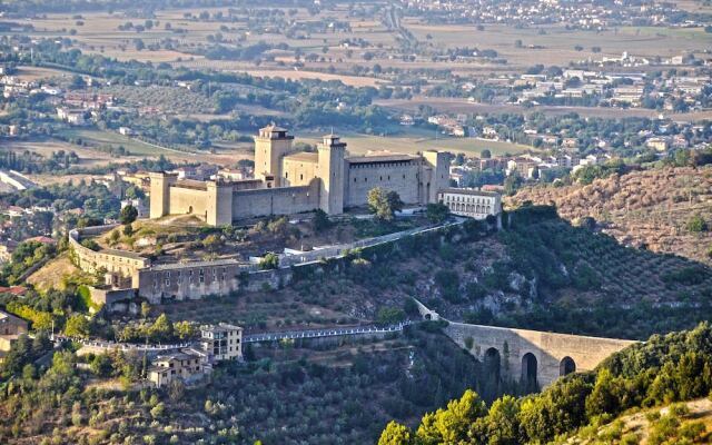 House With one Bedroom in Spoleto, With Wonderful City View, Pool Acce