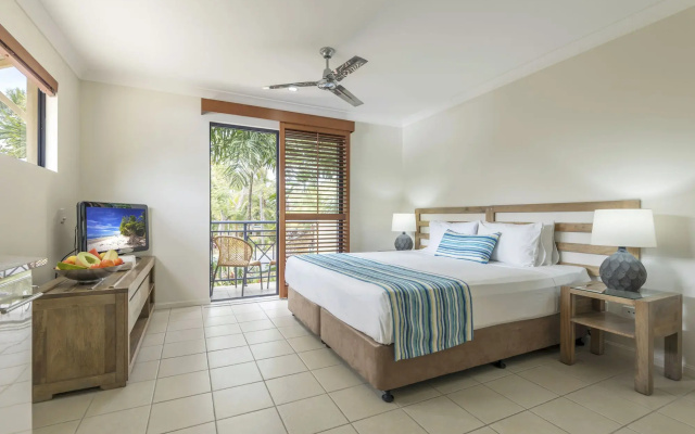 Meridian Port Douglas - Adults only