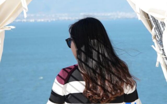 Zhenmei Holiday Hostel (Dali Erhai Cliff Lake View)