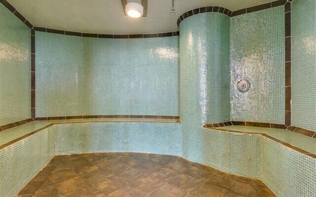 Turquoise Place Unit 1806D