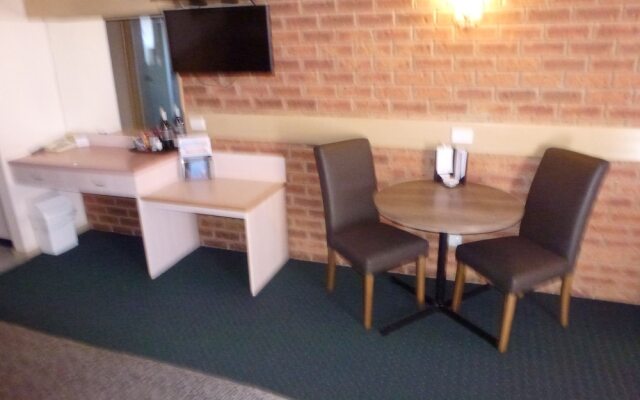 BEST WESTERN Colonial Motor Inn