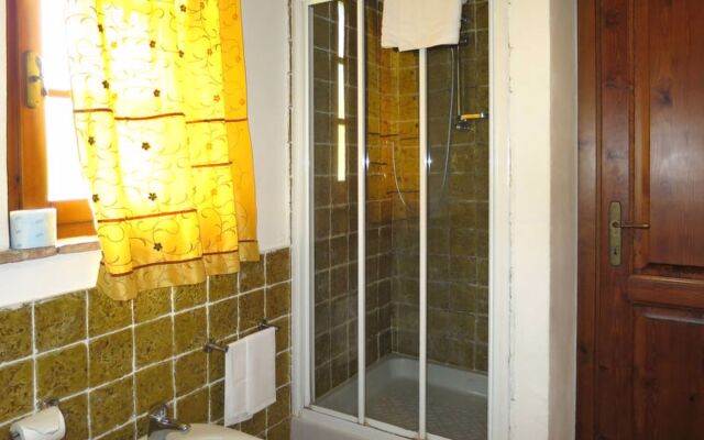 House Glicine Canneto