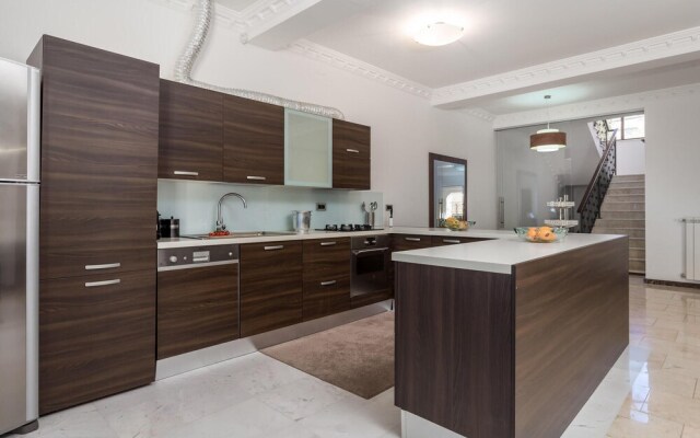 Stunning Home in Veprinac With 4 Bedrooms and Wifi