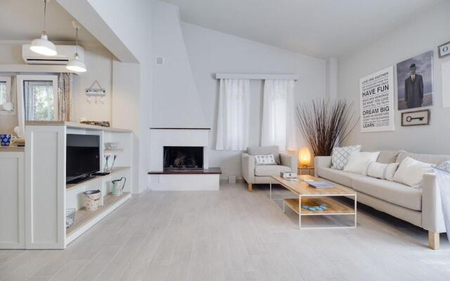 Ekatis House III