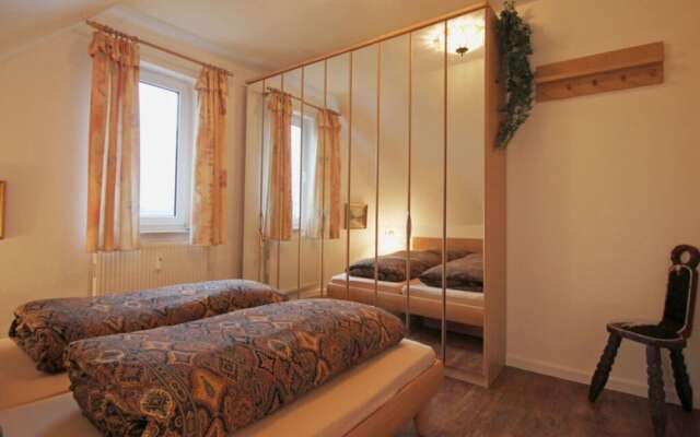 Lake View Modern Retreat