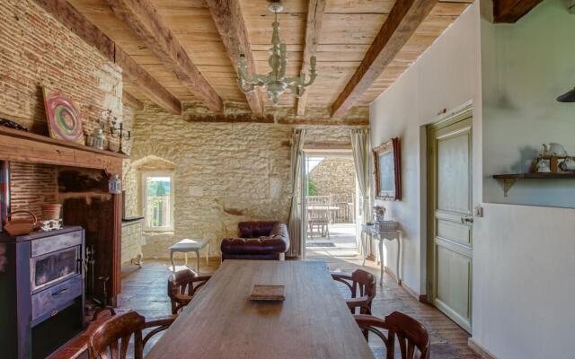 Alluring Holiday Home in Dégagnac with Heated Pool