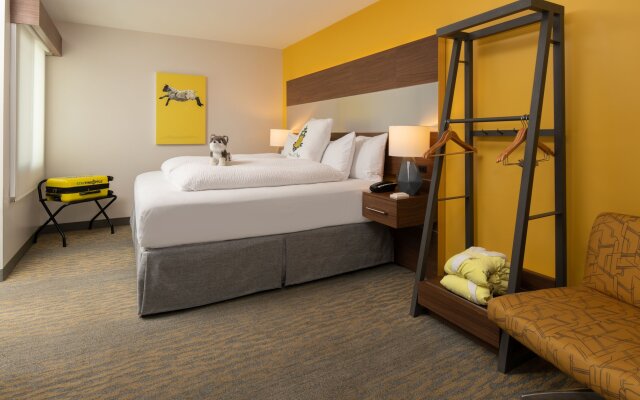 Staypineapple, Hotel Z, Gaslamp San Diego