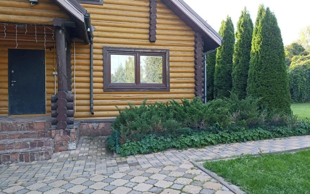 Log house with a Russian wood-burning sauna