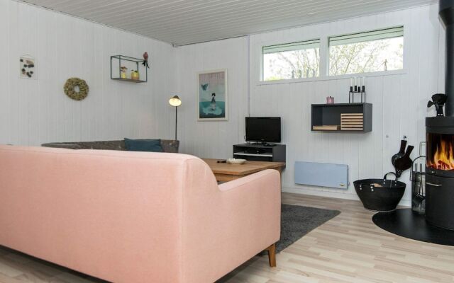 6 Person Holiday Home in Juelsminde