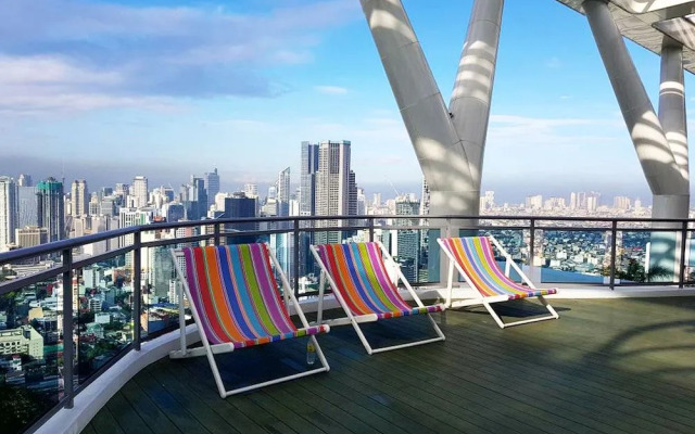 Lower Penthouse Unit in Acqua Residences