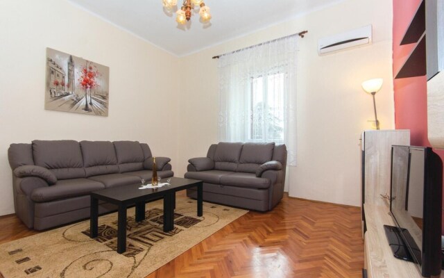 Stunning Home in Pula With Jacuzzi, Wifi and 2 Bedrooms