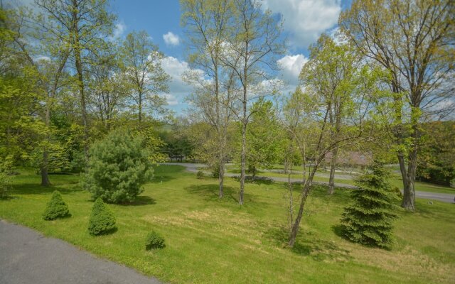 Hillside Retreat 4 Bedroom House