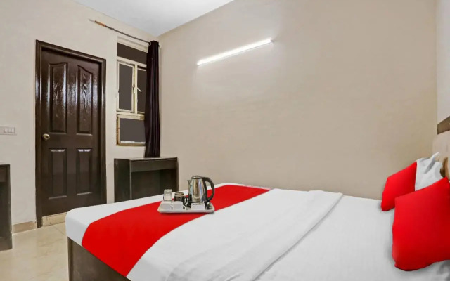 Oyo Flagship 702639 Chaudhary Palace
