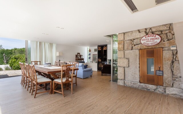 Casa com Piscina e Bungalow em Esposende by Izibookings