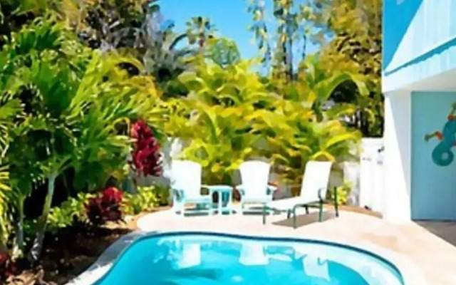 Holly Hideaway