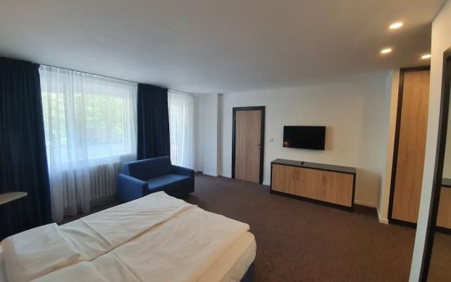 Premium Crown Suites