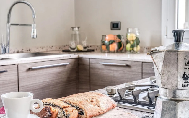 F Tale Country House