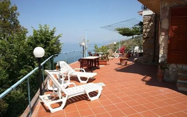 Camere & Casa Vacanze Lo Scoglio