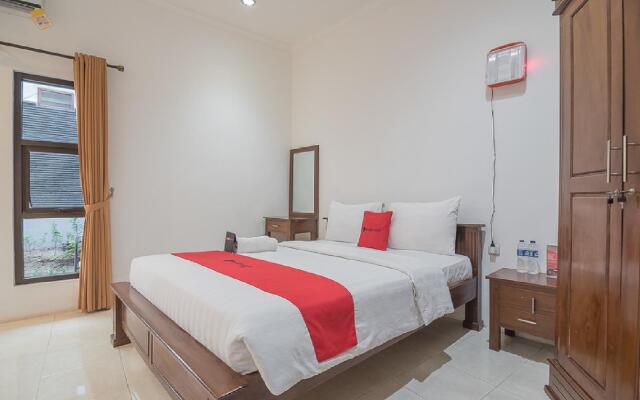 RedDoorz near Jatinangor Town Square