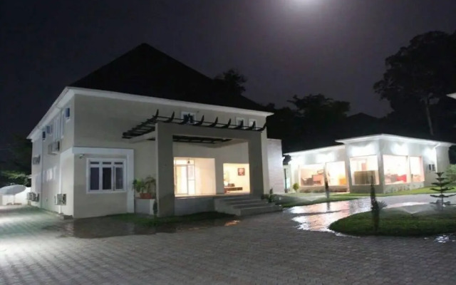 The Point Rayfield  Hotel