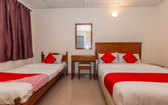 OYO 90893 Hotel 68 Kampung Lapan