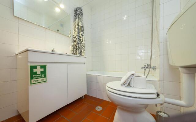 B14 - Heart of Old Town Apartment