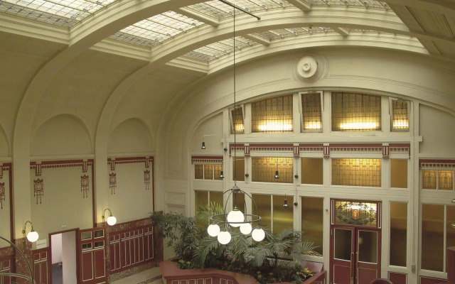 Rho Hotel