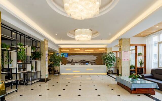 Four Seasons Arrangement Hotel (Qujing Garden Shop)