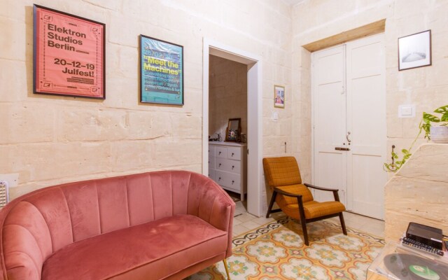 Senglea, Typical Seaview Townhouse