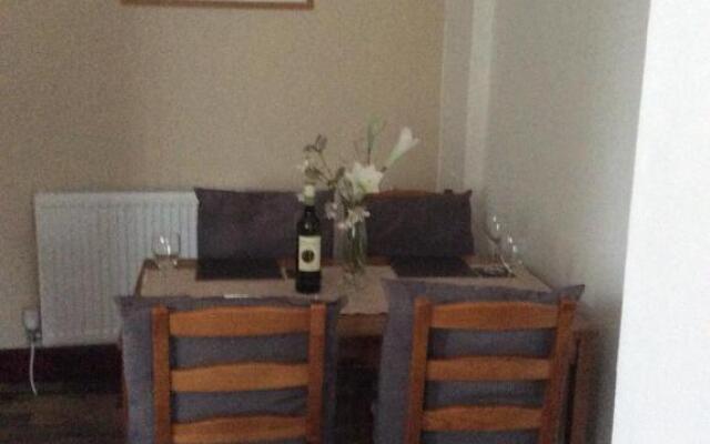 Gables Seaview 4 school Str Largs top floor