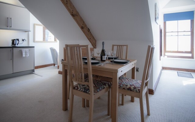 The Nest - 1 Bedroom Apartment - Tenby