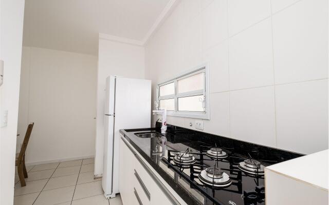 Apto c/piscina próx a praia de Canasvieiras RCP407