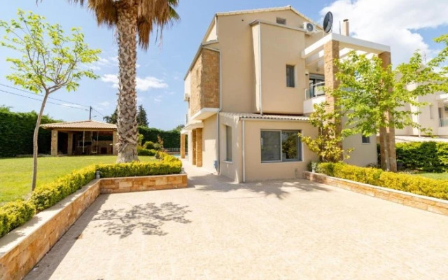 Nefeli & Dina Villas