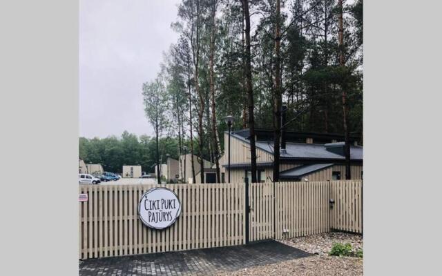 2.5 kambarių butas per du aukštus su baseinu