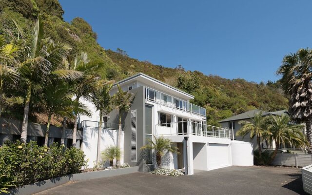 Sea Breeze Lodge
