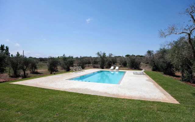 Villa Salentina With Garden And Pool