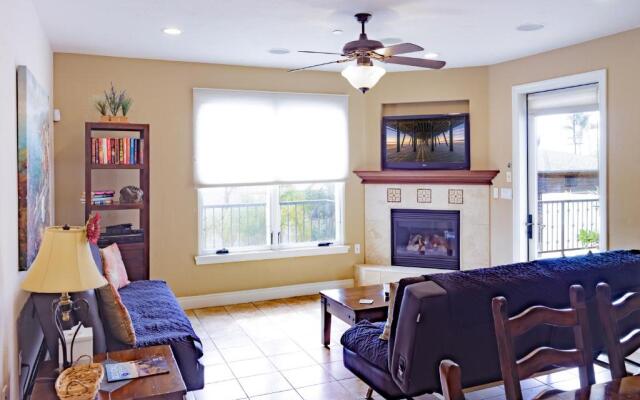 Valentina #203 3 Bedroom Condo by Redawning