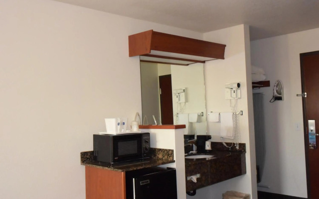 Travelodge Suites by Wyndham Newberg