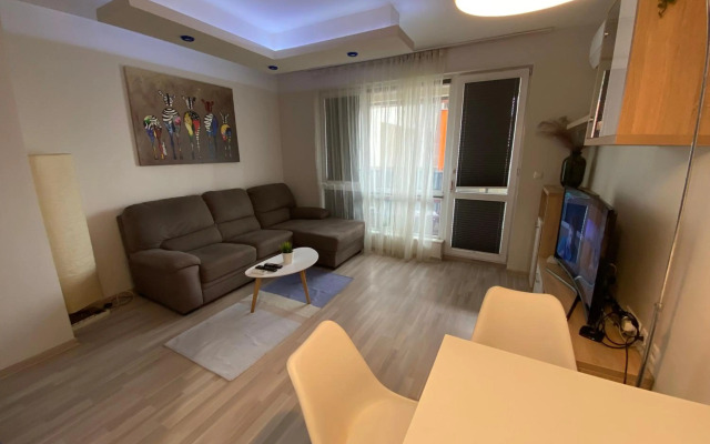 Modern & Central 1BR Apartment with lovely terrace