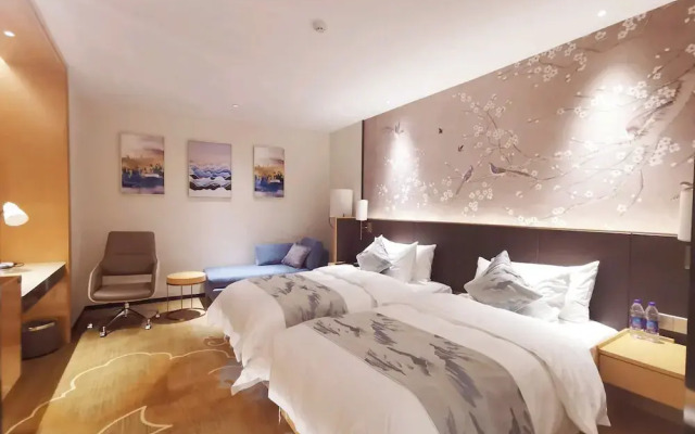 Serene Yuhua Hotel