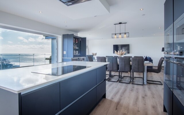 Sunrise - 5 Bedroom Home - Pendine