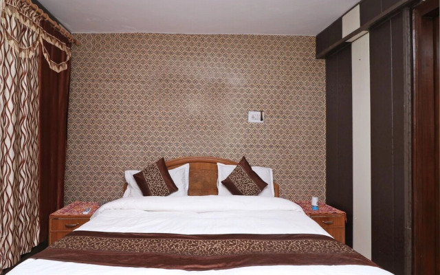 OYO 14125 Home Hill View 2BHK Clock Tower