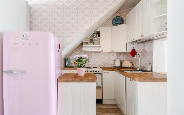 Unique wooden house apartment close to Logomo and downtown