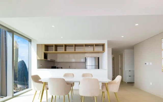 LUX The Burj Khalifa Downtown View Suite