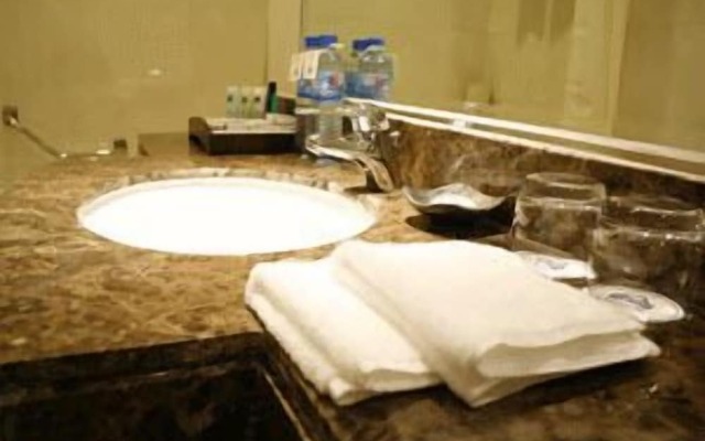 Days Hotel and Suites Jiaozuo