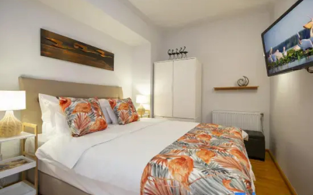 FlamingoHaven | Chic&Renovated 1BRwBalcony | PrimeSpot