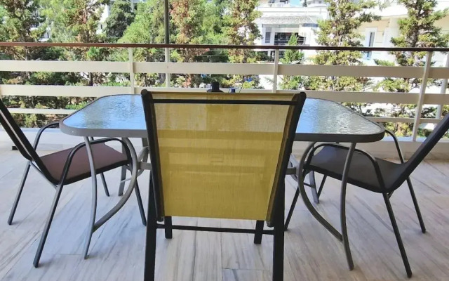 Renovated Private Studio - Metro Holargos 5' Walk
